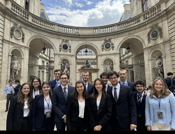 Das MUN-Team der Bucerius Law School in Lyon im Mai 2024
