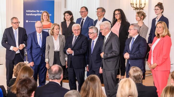 Abschlussbericht vorgestellt: Initiative für einen handlungsfähigen Staat Abschlussbericht vorgestellt: Initiative für einen handlungsfähigen Staat