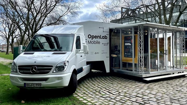 Der Fab City Truck zu Gast auf dem Campus: Digitale Fertigung hautnah im Open Lab Mobile erleben