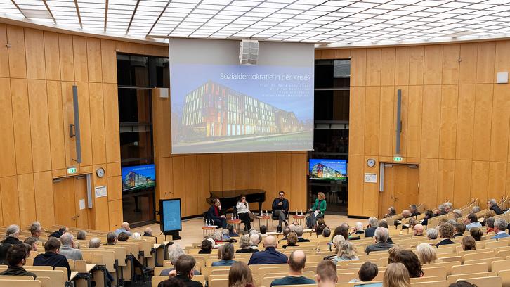 Sozialdemokratie in der Krise? Sozialdemokratie in der Krise?