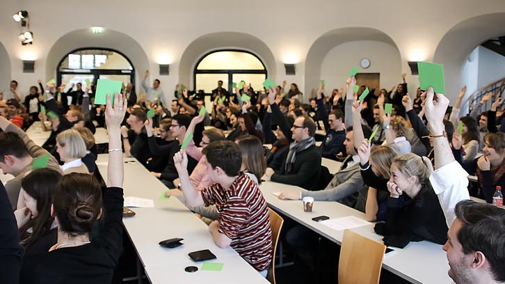 Bucerius Law School wirbt mit großer Bleibeaktion um Professor Weitemeyer Bucerius Law School wirbt mit großer Bleibeaktion um Professor Weitemeyer