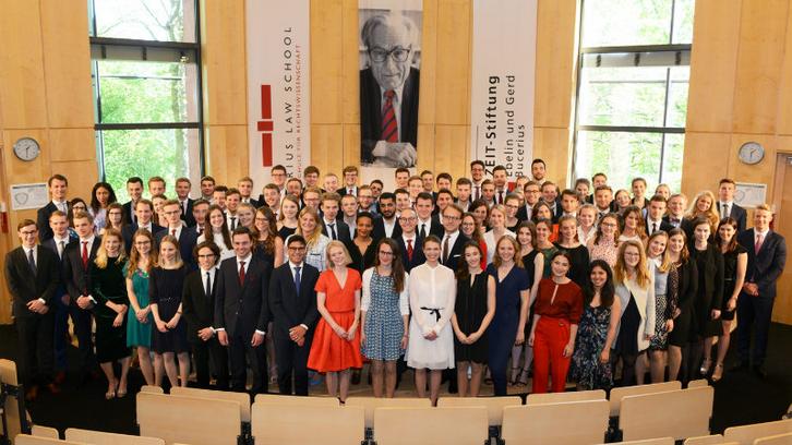 Verleihung des Bachelor of Laws Verleihung des Bachelor of Laws