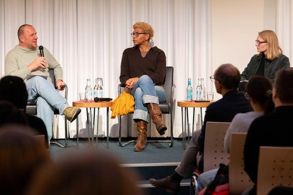Prof. Felix Hanschmann, Saraya Gomis und Ria Schröder