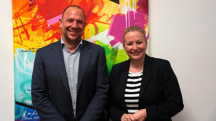 Prof. Dr. Felix Hanschmann im Gespräch mit der Bildungsministerin des Saarlands Prof. Dr. Felix Hanschmann im Gespräch mit der Bildungsministerin des Saarlands