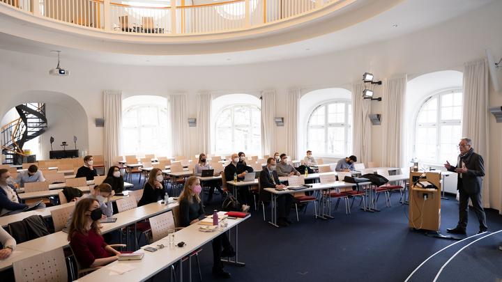 Reflektion zum interdisziplinären Arbeiten im Bereich KI & Recht