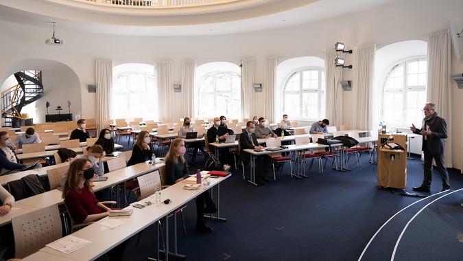 Technische Vertiefung und Einsatz von KI in der Medizin Technische Vertiefung und Einsatz von KI in der Medizin