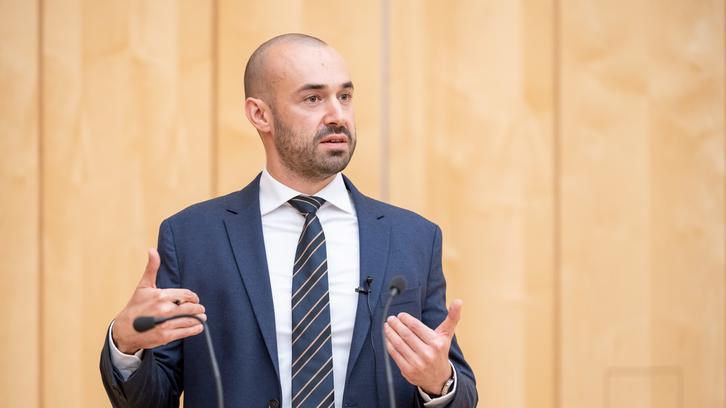 Prof. Dr. Paul Krell übernimmt neuen strafrechtlichen Lehrstuhl Prof. Dr. Paul Krell übernimmt neuen strafrechtlichen Lehrstuhl