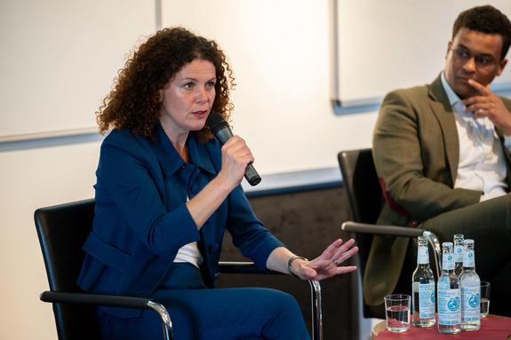 Maria Adebahr, Cyberbotschafterin des Auswärtigen Amtes Maria Adebahr, Cyberbotschafterin des Auswärtigen Amtes