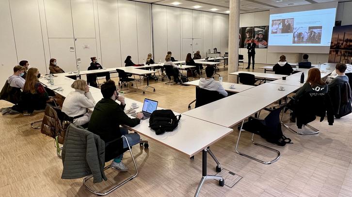 Exkursion des Schwerpunkts Arbeitsrecht ins Stahlwerk Exkursion des Schwerpunkts Arbeitsrecht ins Stahlwerk