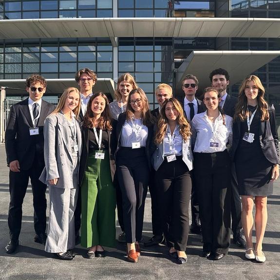 Das MUN-Team der Bucerius Law School in Straßburg im Mai 2025.