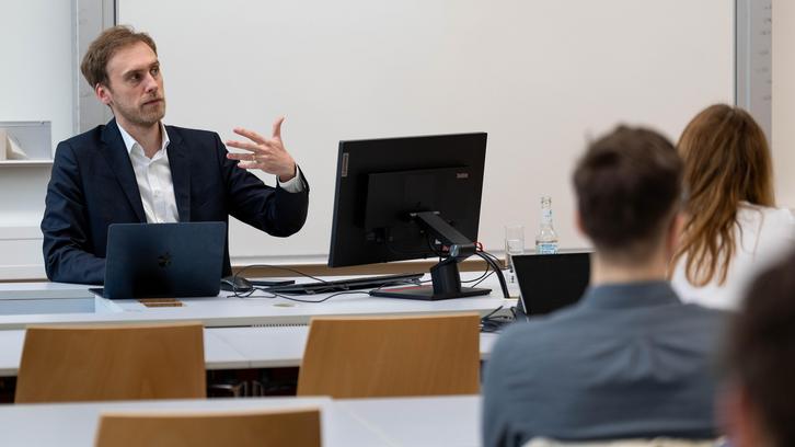 LARG-Seminar: KI und der aufgeklärte Nutzer LARG-Seminar: KI und der aufgeklärte Nutzer