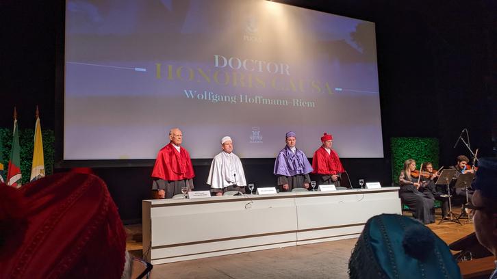 Ehrendoktorwürde für Prof. Wolfgang Hoffmann-Riem